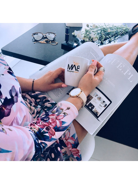 Biały kubek z logo magmacqueen