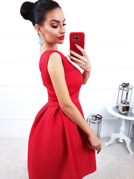 Rozkloszowana sukienka z...