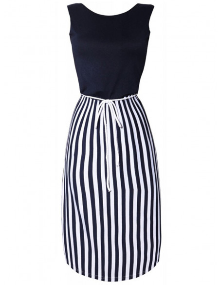 Sukienka w stylu marynarskim