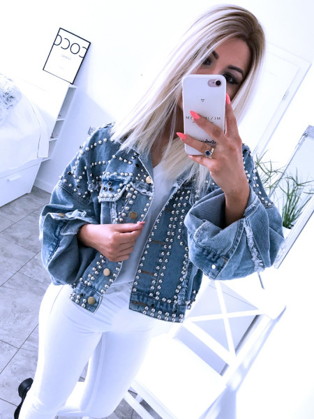 Jeansowa kurtka z ćwiekami...