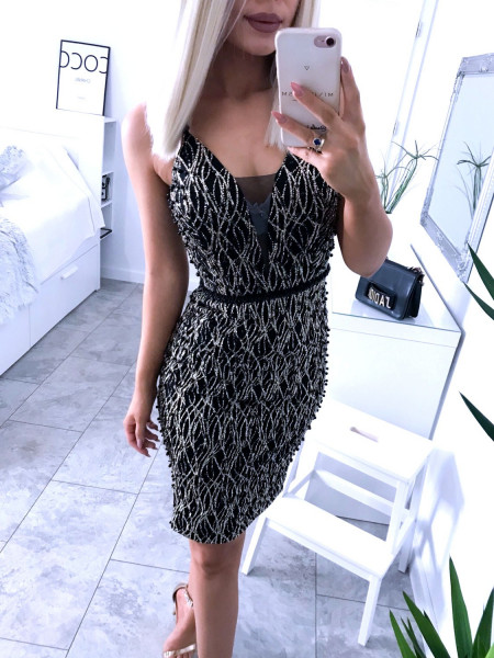 Dopasowana sukienka glamour...