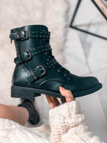 Wysokie botki z klamrami 