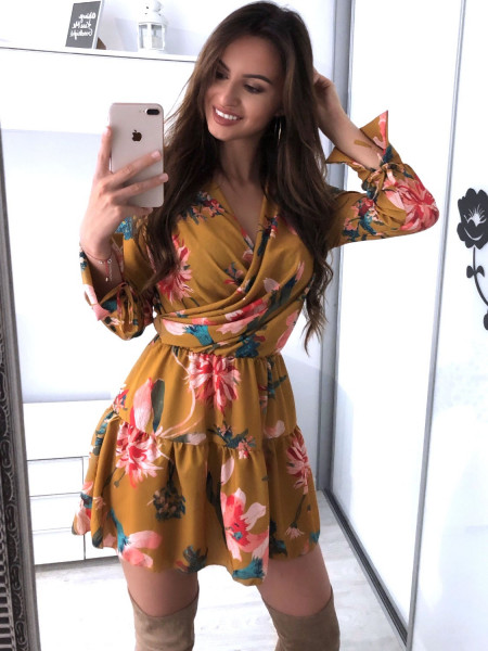 Rozkloszowana sukienka w...