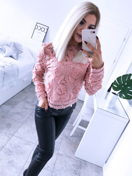 Bluzka z ozdobną gipiurą...