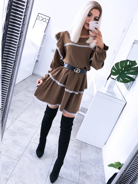 Rozkloszowana sukienka z falbanami  Kornelia - Cappuccino