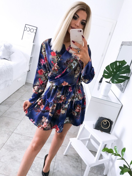 Rozkloszowana sukienka w...