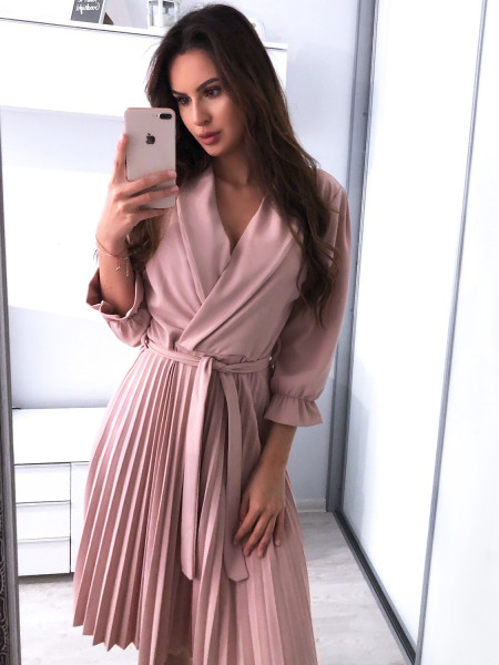 Sukienka z plisowanym dołem... 2