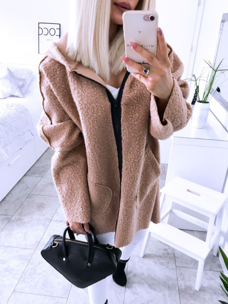 Modna narzutka z kapturem...