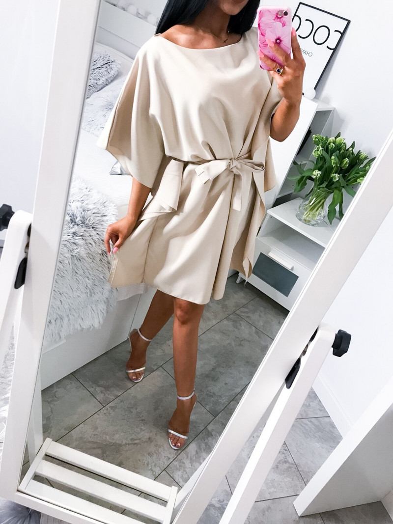 Kobieca sukienka nietoperz ALEXIS-beżowy