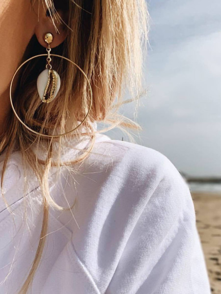 Kolczyki wiszące z muszelką...