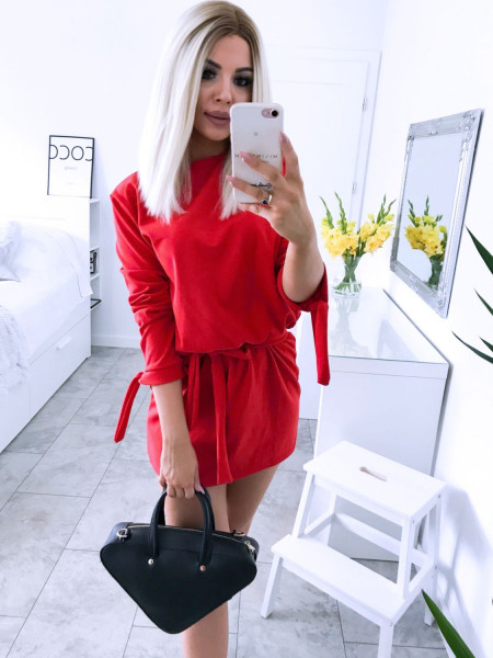 Sukienka wiązana w pasie... 2