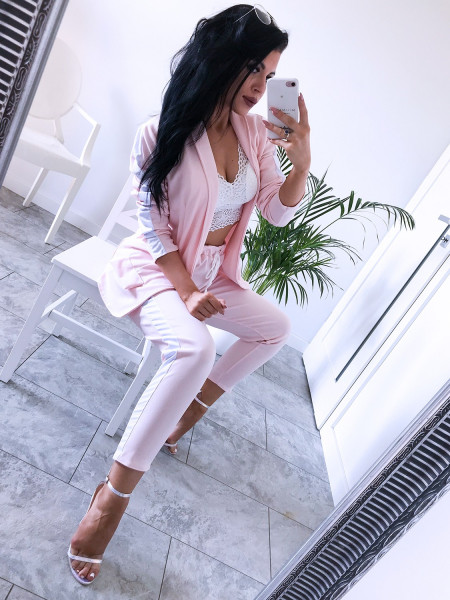 Kobiecy garnitur z modnym lampasem MAYRA