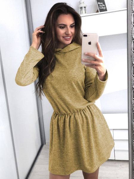 Swetrowa sukienka z kapturem MALEZJA - musztarda