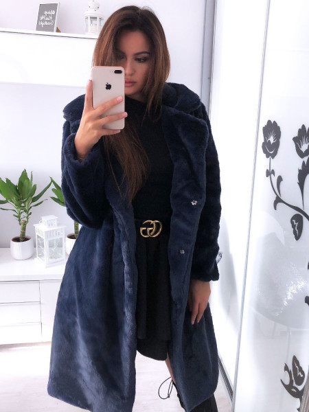 Ciepłe futro z kołnierzem...