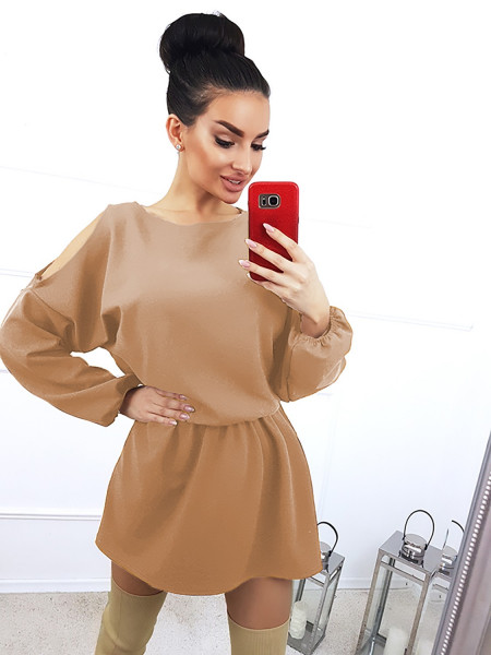 Rozkloszowana sukienka z wycięciami na ramionach MAYA