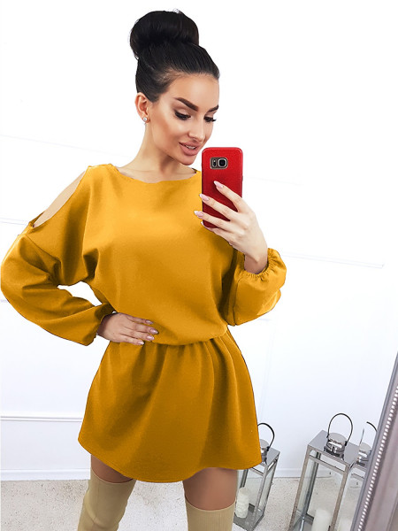 Rozkloszowana sukienka z wycięciami na ramionach MAYA