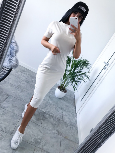 Dopasowana sukienka midi...