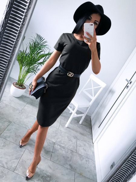 Dopasowana sukienka midi...