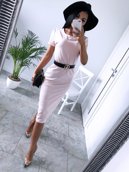 Dopasowana sukienka midi...