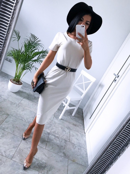 Dopasowana sukienka midi...