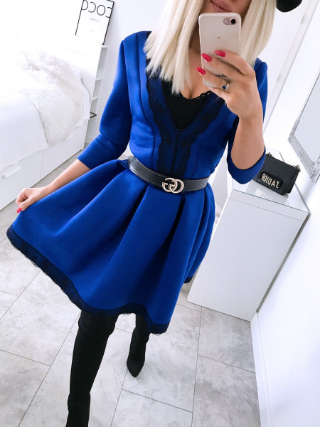 Kobieca sukienka z ozdobną koronką AMPARO - chaber