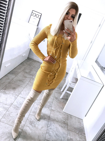 Dopasowana sweterkowa sukienka VANESSA - musztarda
