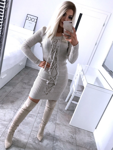 Dopasowana sweterkowa...